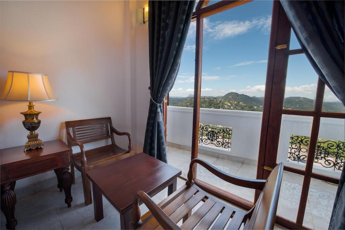 Ceylon Breeze Hotel Kandy Exterior foto